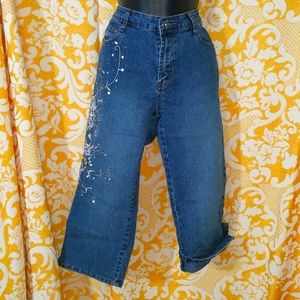Cosmopolitan embroidered cropped jeans size 8